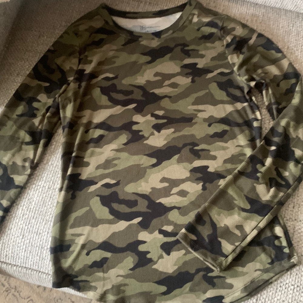 Camouflage long sleeve shirt⭐️